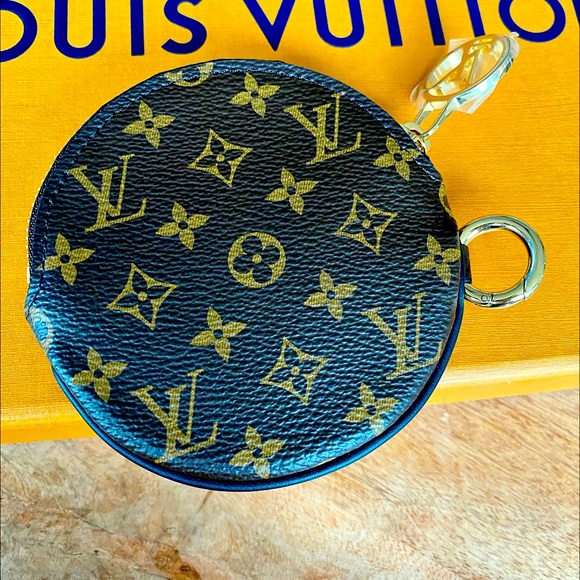 Louis Vuitton Handbags - BRAND NEW LOUIS VUITTON MONOGRAM CIRCLE COIN POUCH